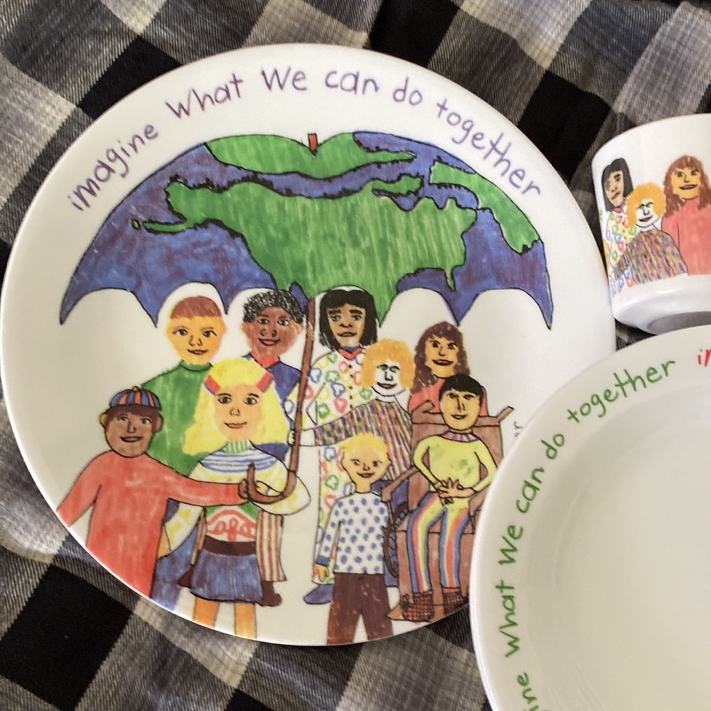 5pcs. INCLUSIVE ARTWORK♥️CORELLE by Corning. 2 plates. 2 bowls. 1 mug. ADORBZ
